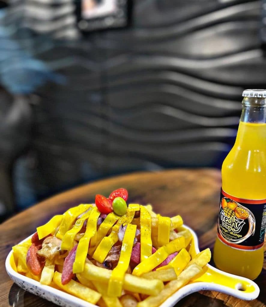 کافه دیالوگ در بلوار کریمی نوشهر