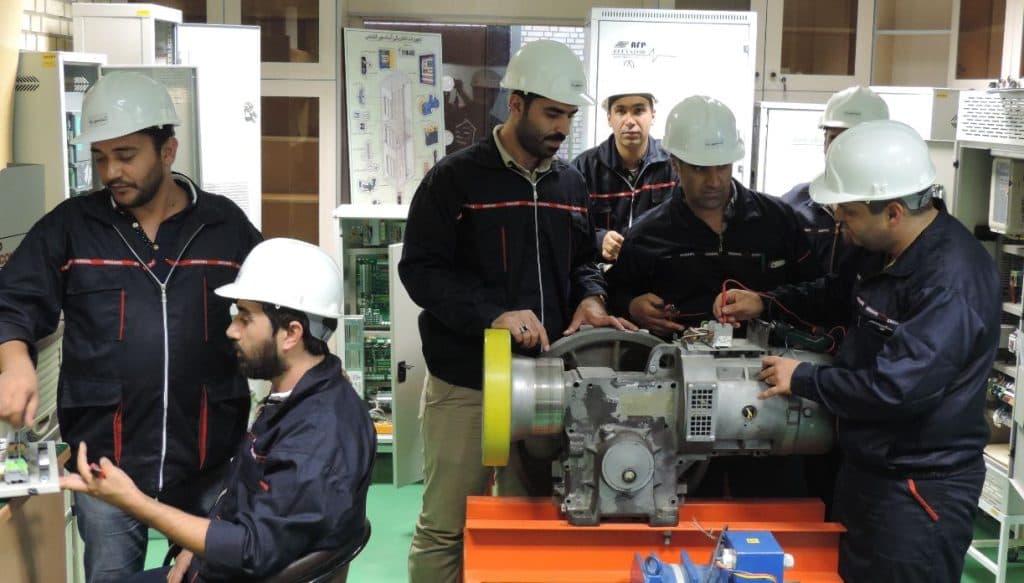 آموزش خدمات آسانسور خانه مهارت آسانسور رحیمی در تهران