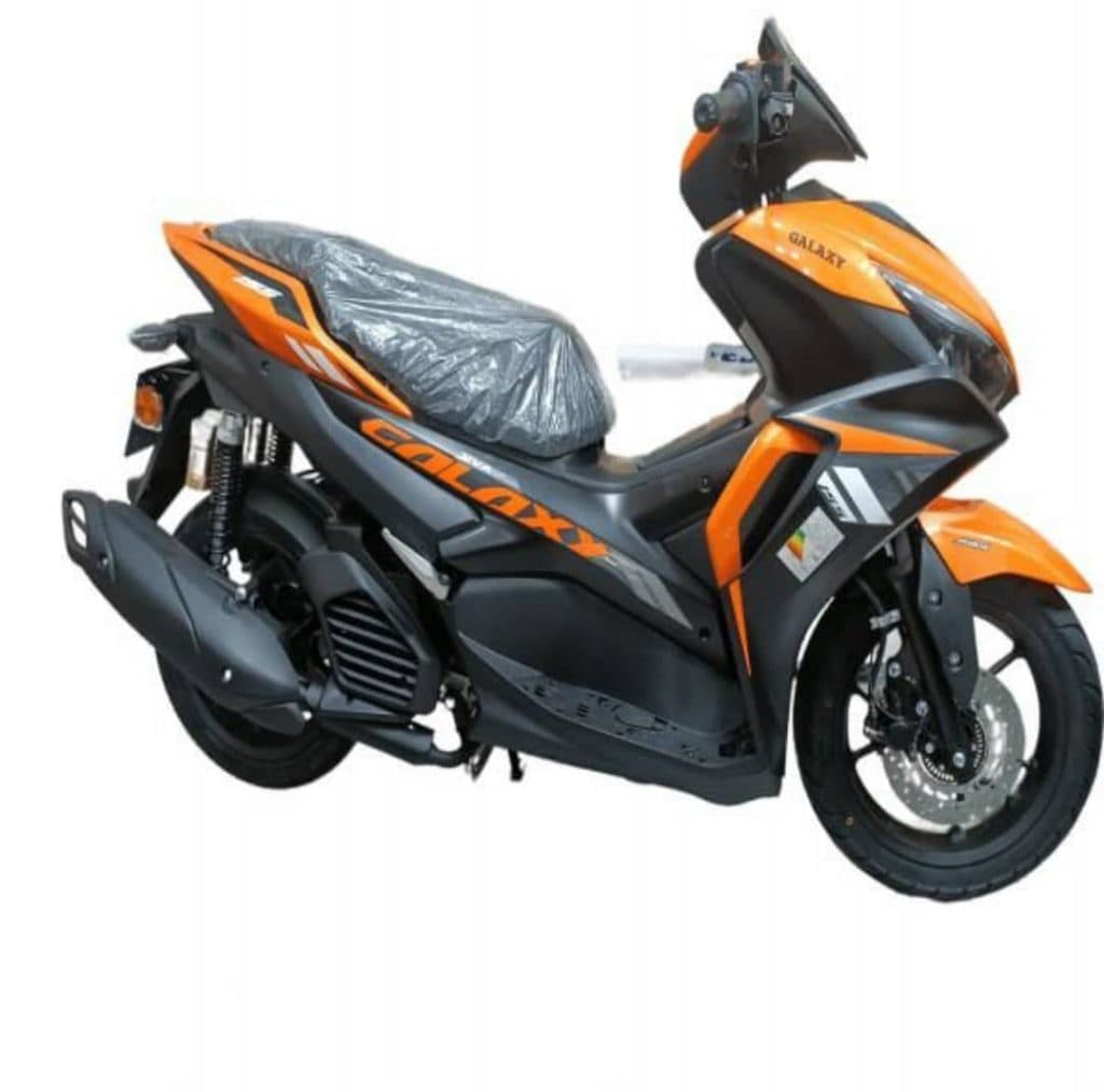 پیک موتوری شهر گاندی در ونک تهران