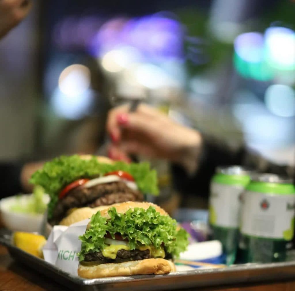 فست فود گرینویچ برگر در قزوین