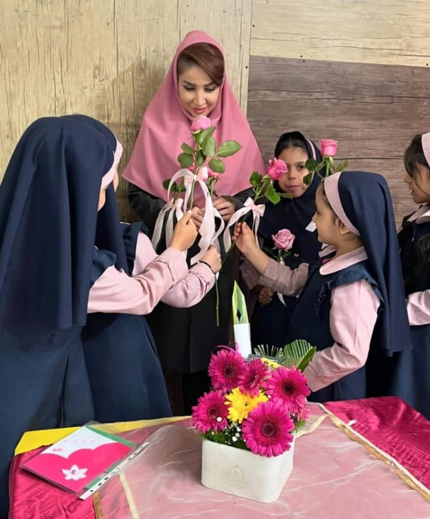 پیش دبستانی و دبستان دخترانه و پسرانه مهرآفرین در اصفهان