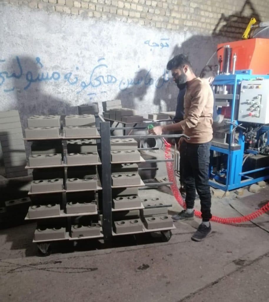 تولید آجر پازلی رنگی دو طرف نما جاوید در مشهد