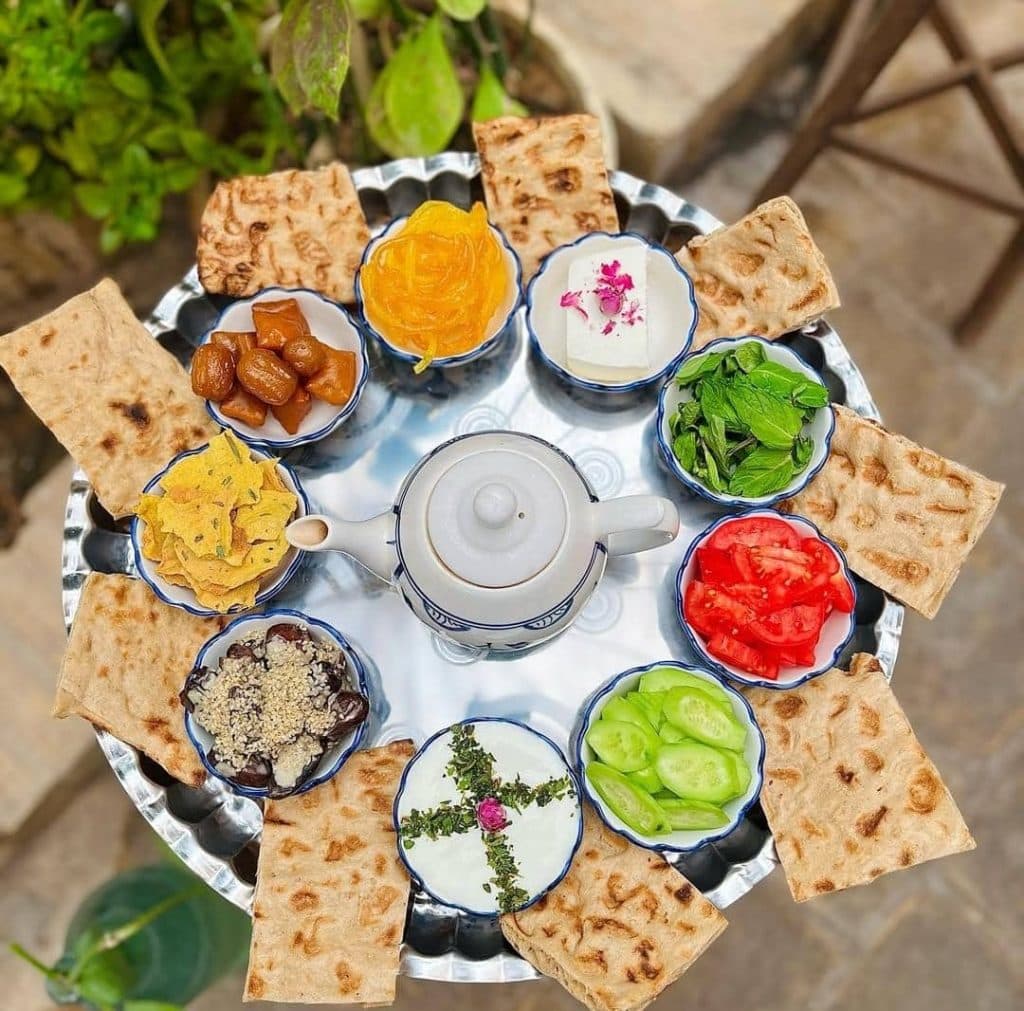 کافه رستوران سنتی ترنج در یزد