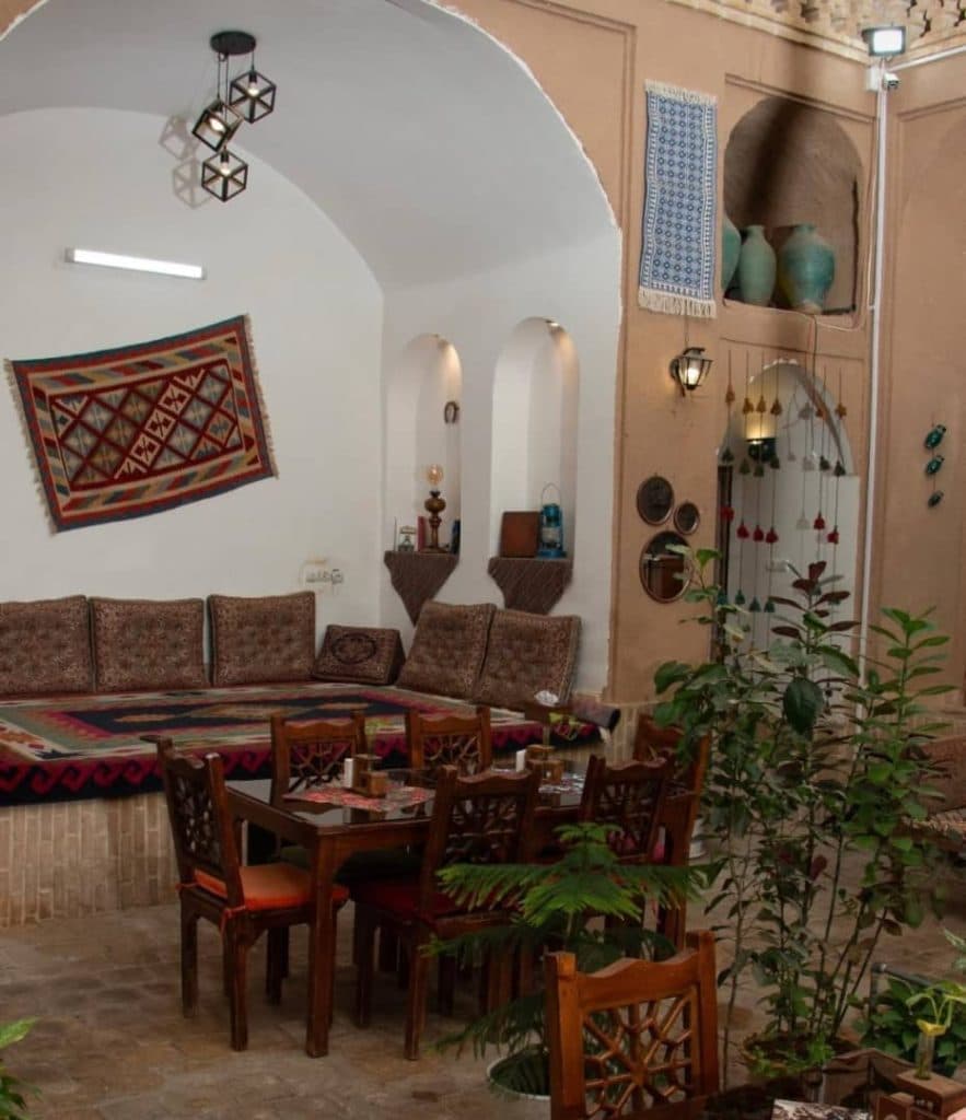 کافه رستوران سنتی ترنج در یزد