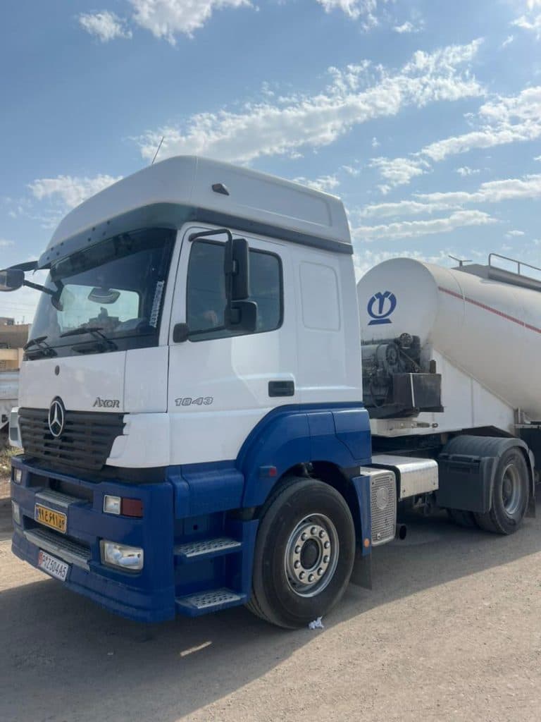 تعمیرگاه و فروشگاه مرسدس بنز دو برادر در یزد