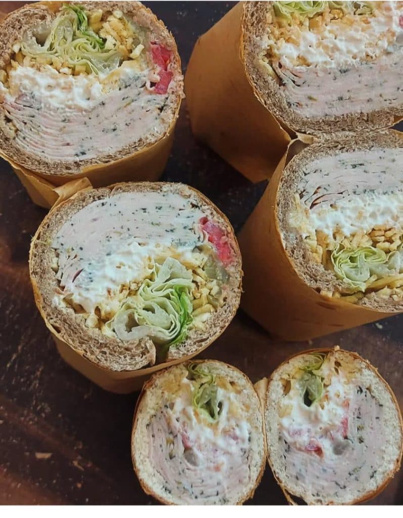 ساندویچ سرد بیکن فود در مشهد