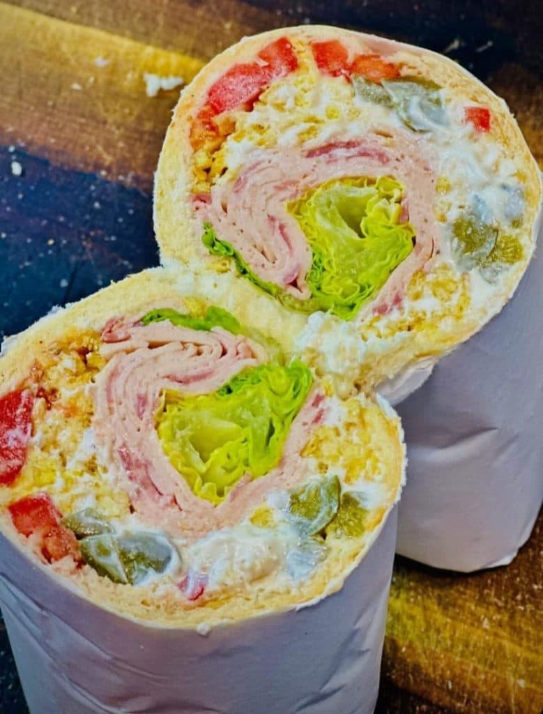 ساندویچ سرد بیکن فود در مشهد