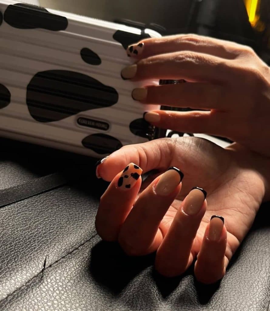 آموزش و خدمات ژلیش و کاشت ناخن ملیکا توکلی در تهران