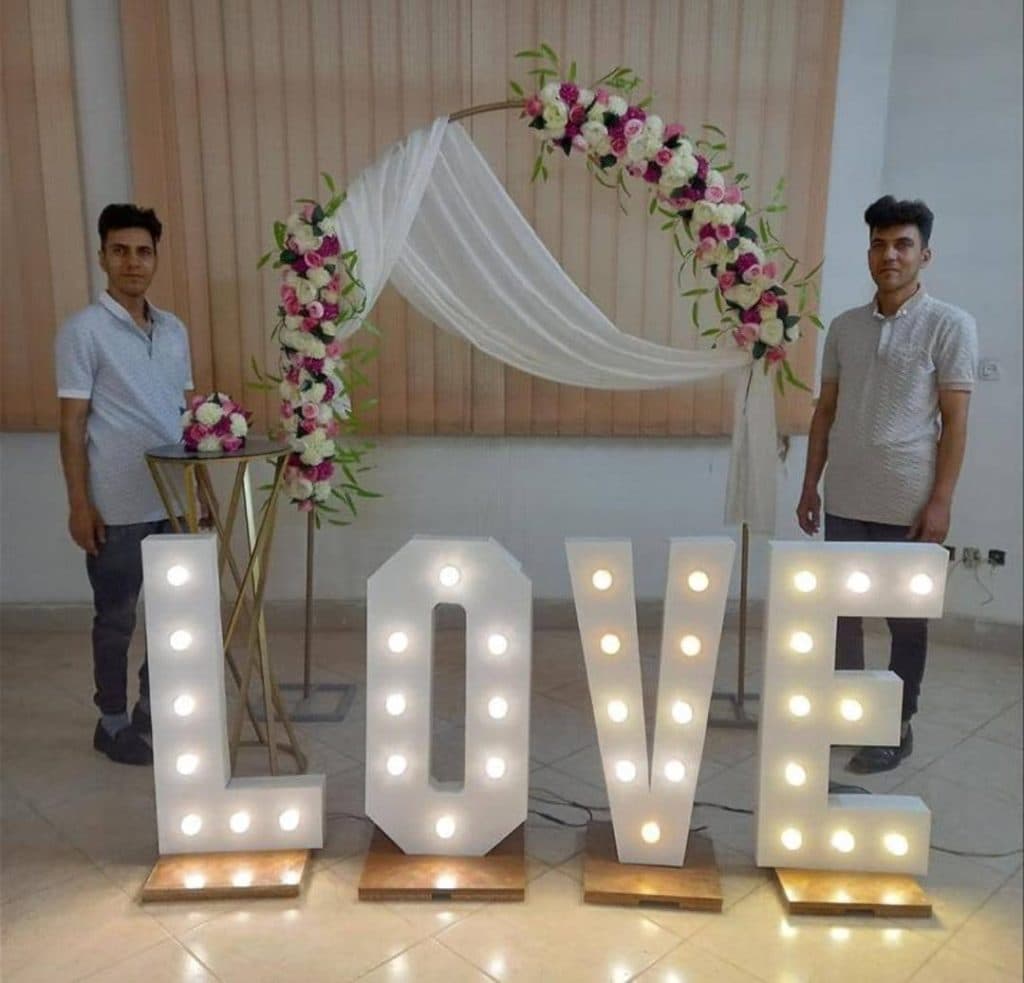 بادکنک آرایی دوقلوها در اصفهان