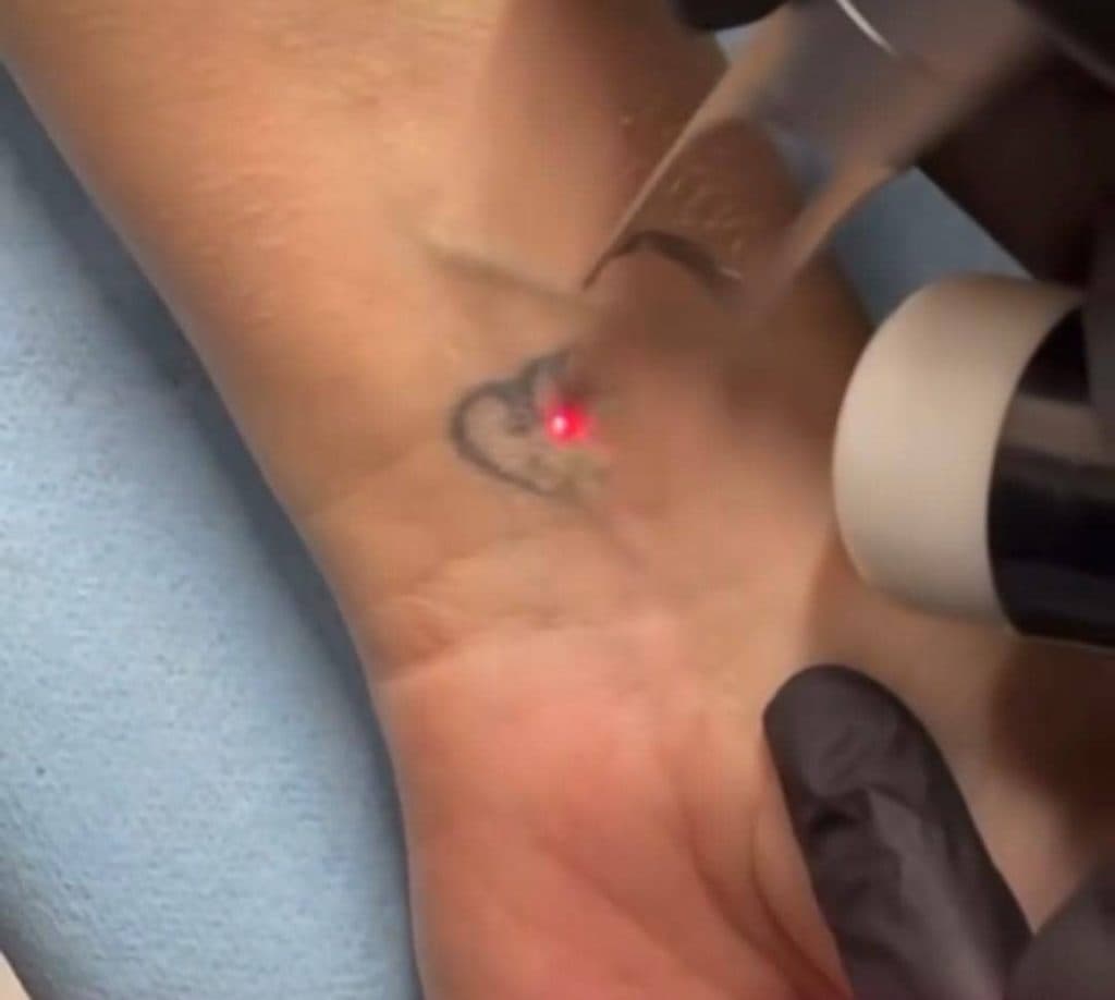 کلینیک تخصصی فیشیال و جوانسازی صدف در کرج