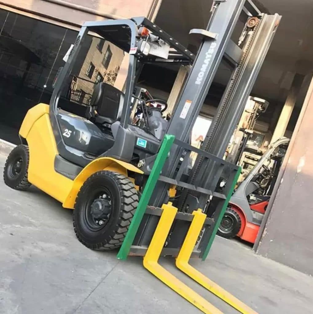 خدمات بارگیری و اجاره لیفتراک احمدی در قائمشهر