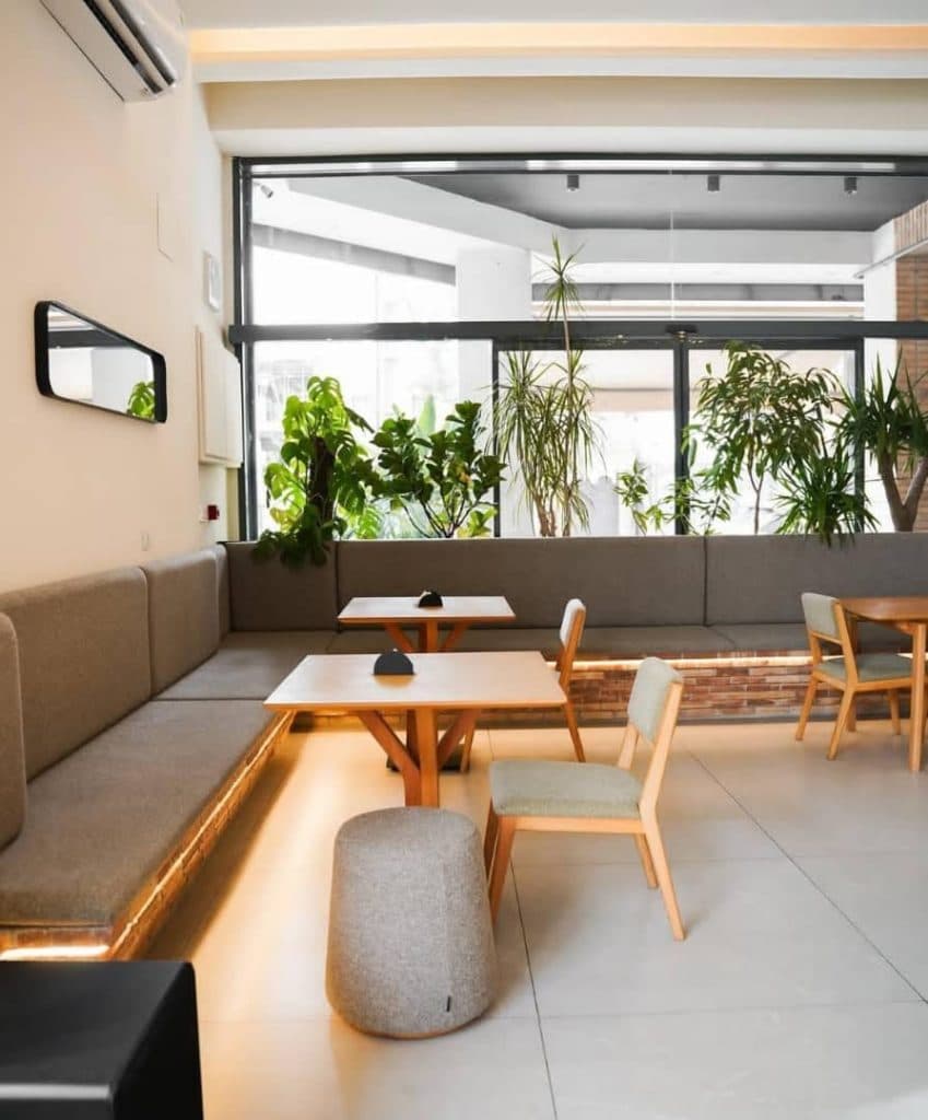 کافه ونج در بلوار بهشت شیراز