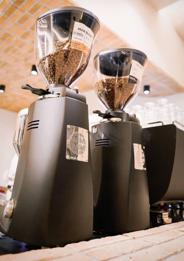 کافه ونج در بلوار بهشت شیراز