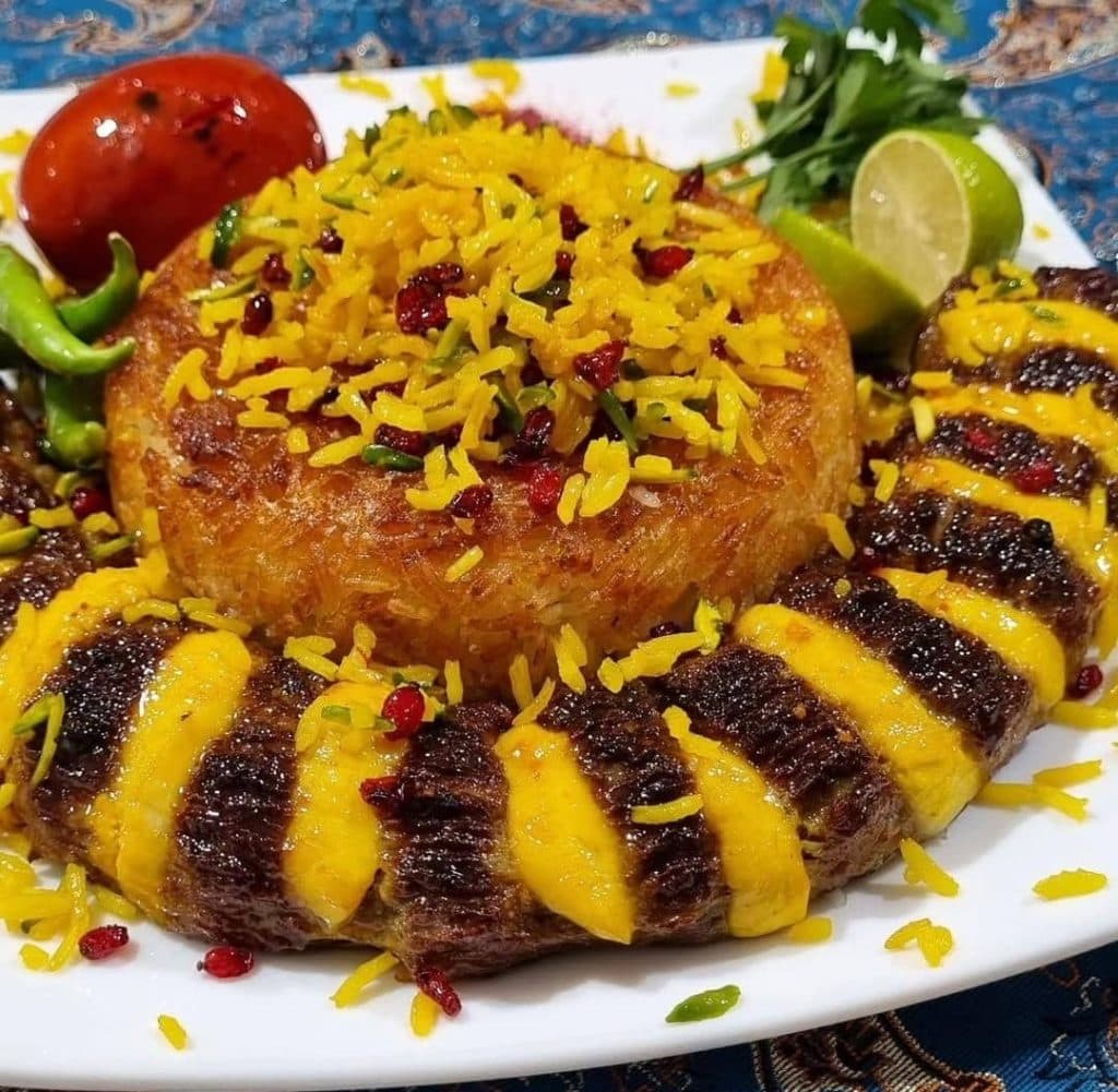 باغ رستوران سنتی مهر در رفسنجان