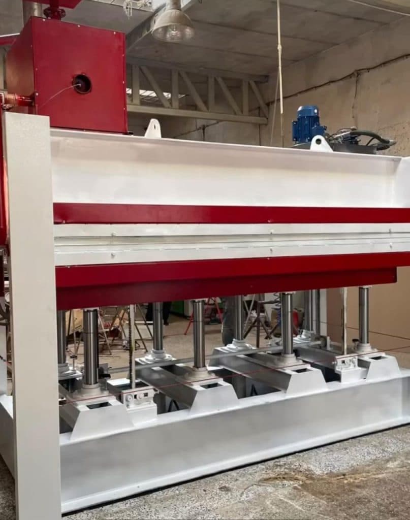 طراحی و تولید دستگاه پرس چوب نیوتکنیک در اصفهان