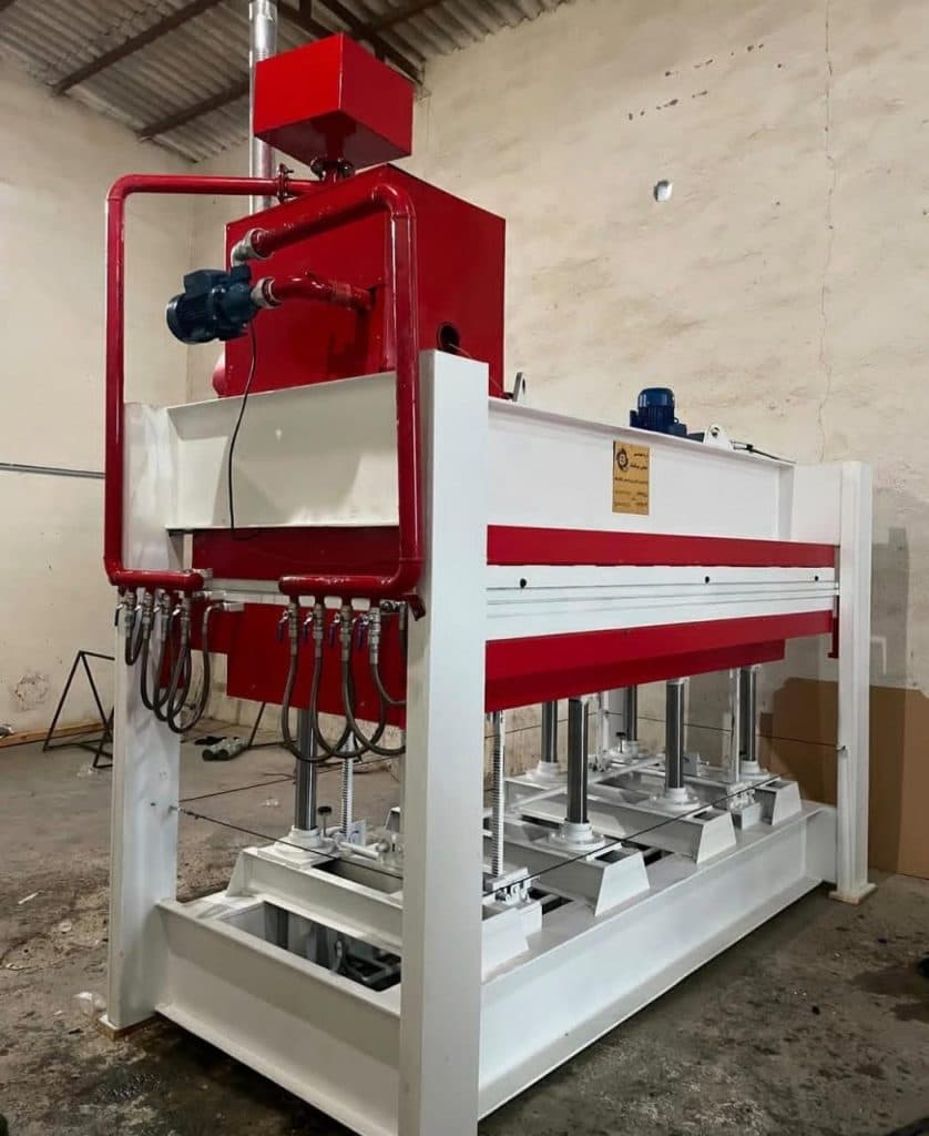 طراحی و تولید دستگاه پرس چوب نیوتکنیک در اصفهان