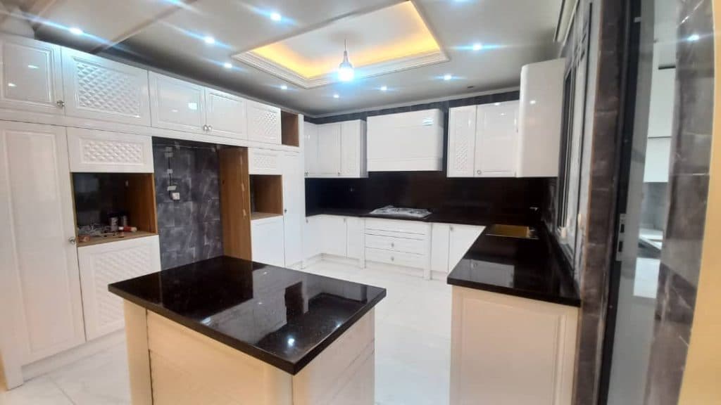 اجرا و نصب صفحه کابینت کوارتز و کورین نوین قربانی در شهریار