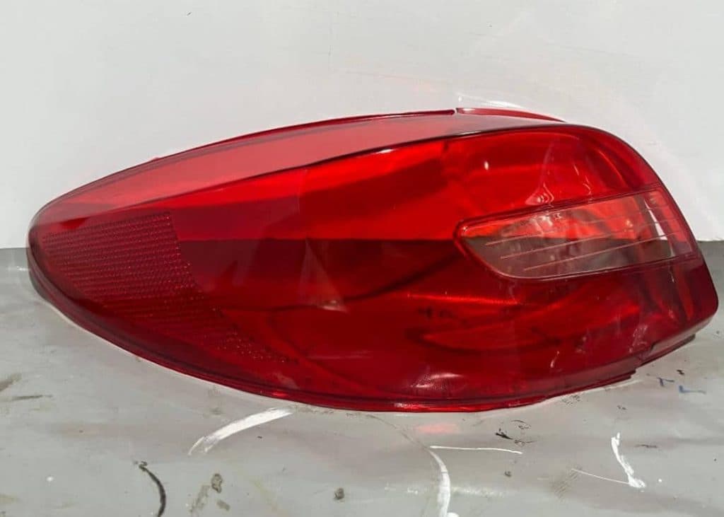 ساخت و فروش طلق چراغ خودرو محمدی در بلوار امام رضا رفسنجان