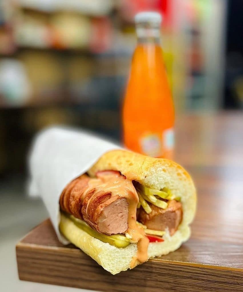 برگر زغالی یاس برگر در سیرجان