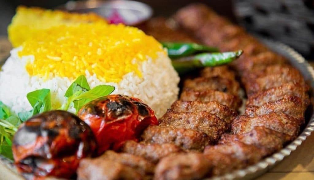 رستوران آبرون در شهرک ناز فردیس