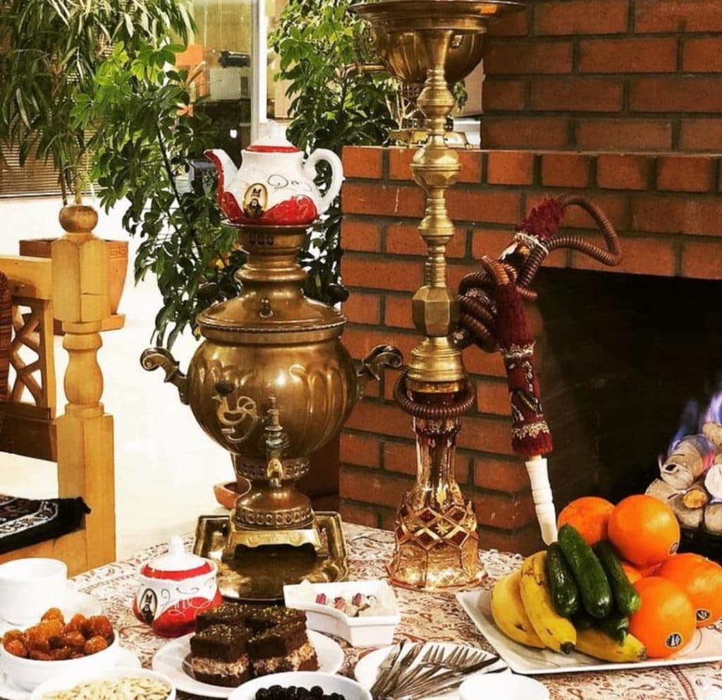 رستوران آبرون در شهرک ناز فردیس