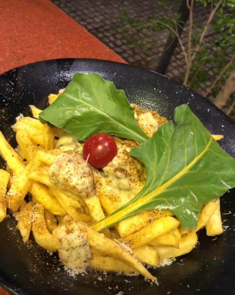 رستوران آبرون در شهرک ناز فردیس