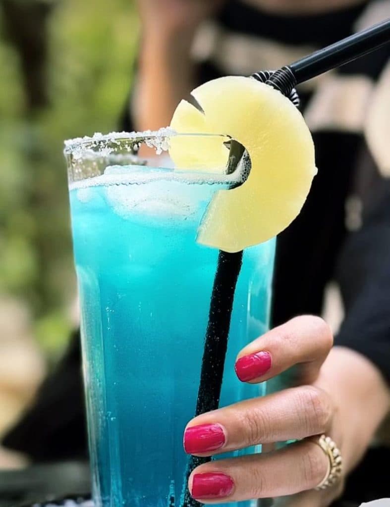 رستوران آبرون در شهرک ناز فردیس