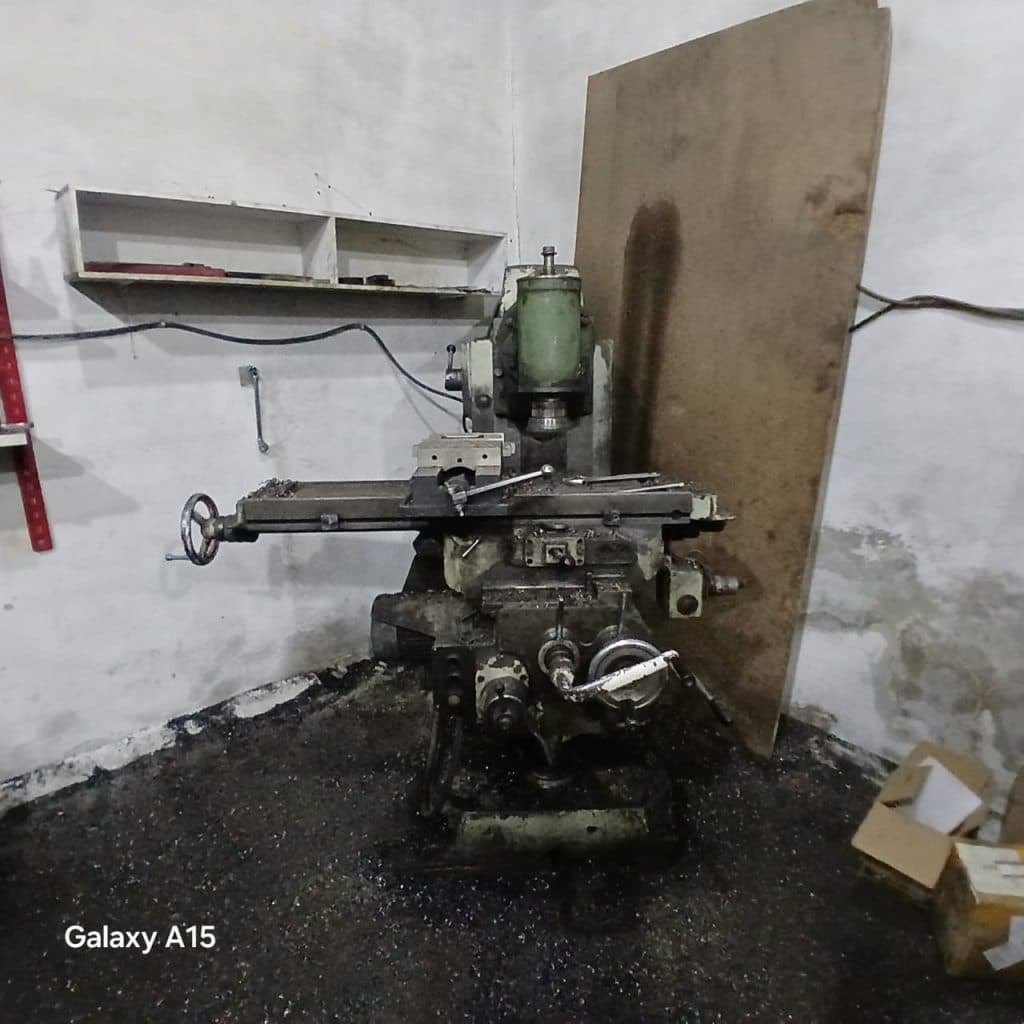 خدمات سنگ و فرز آریا قالب در کرج