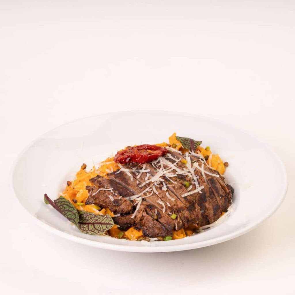 راه اندازی و تجهیز رستوران شف علی ناطقی در لاهیجان