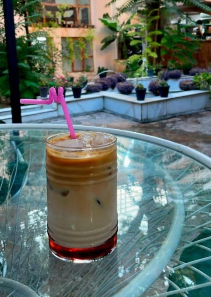 کافه رستوران عمارت بی بی در ایلام