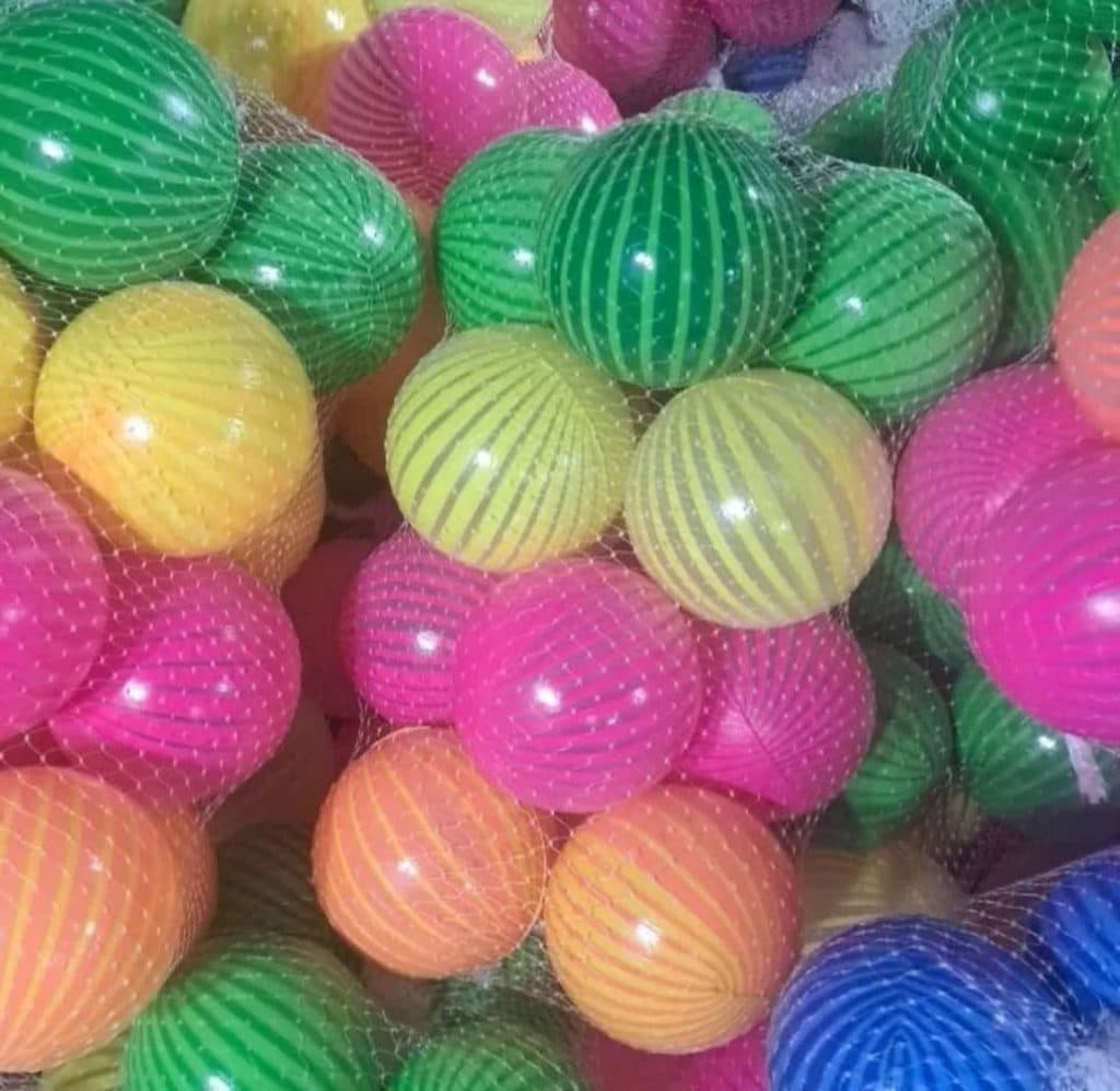 تولید و فروش عمده توپ بادی و پلاستیکی غفاریان در نوشهر