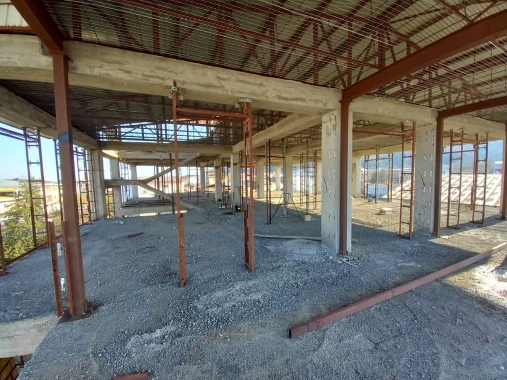 جوشکاری ساختمان میرزا زاده در رودسر