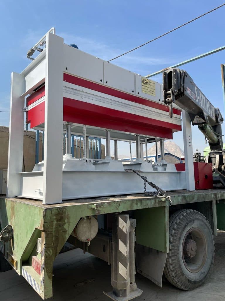 طراحی و تولید دستگاه پرس چوب نیوتکنیک در تهران