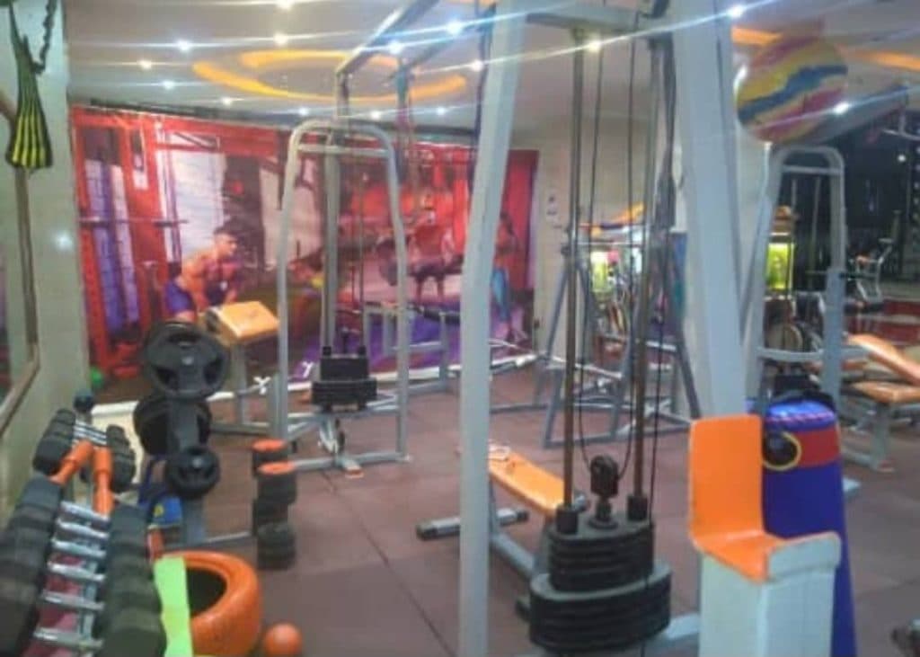 باشگاه خصوصی بدنسازی و اصلاحی FOROTAN SPORT در ساری