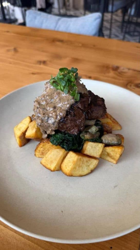 راه اندازی و تجهیز رستوران شف علی ناطقی در رشت