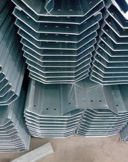 ساخت و پیمانکاری تجهیزات گلخانه ای نامداری در گلشن اصفهان