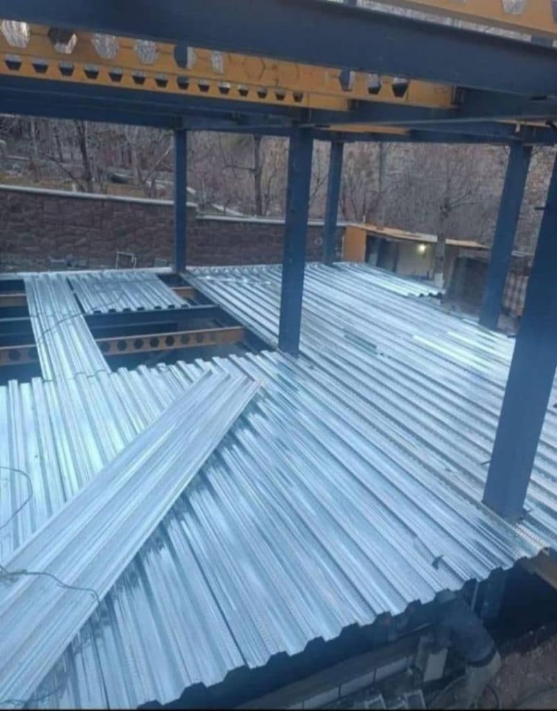 اجرا سقف عرشه فولادی صالحی در اصفهان