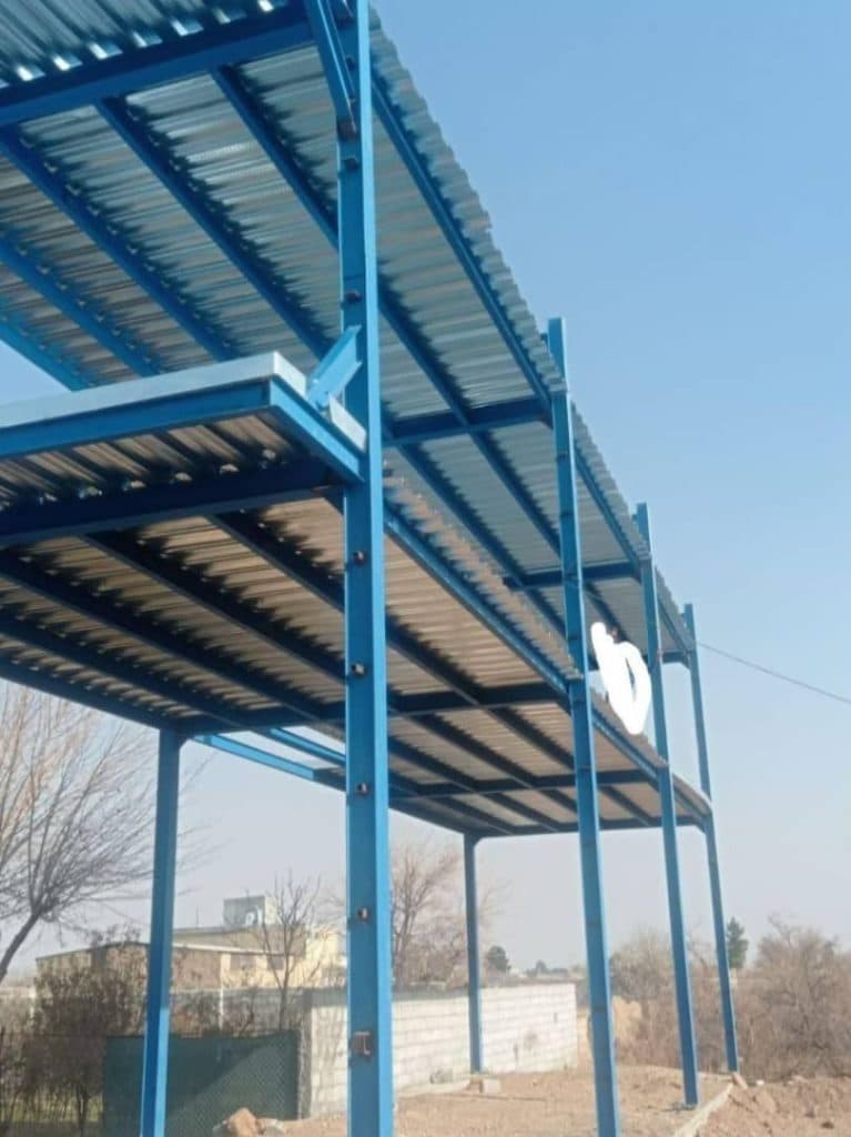 اجرا سقف عرشه فولادی صالحی در اصفهان