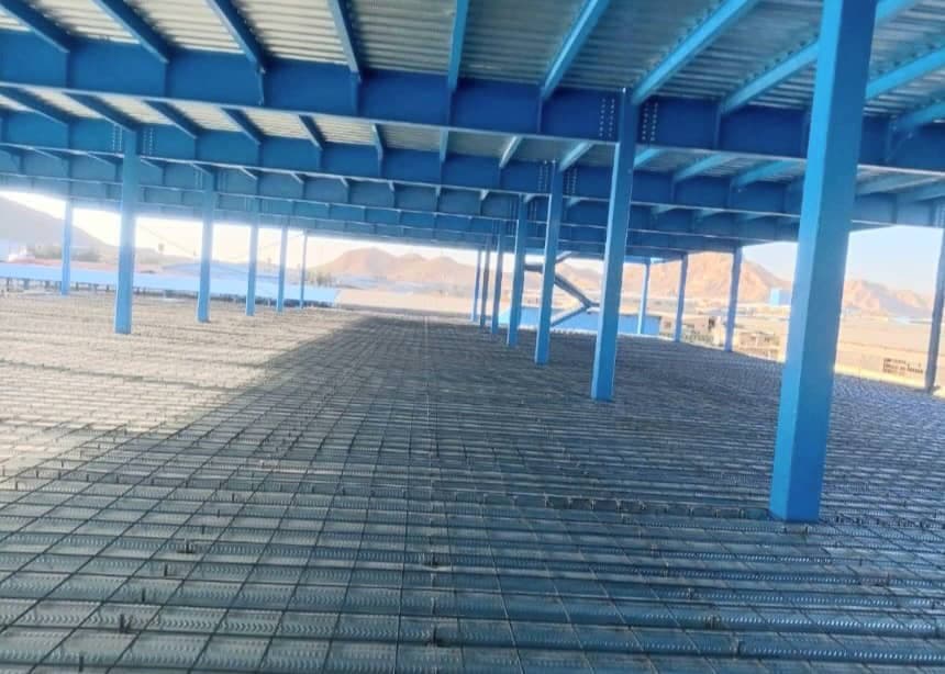 اجرا سقف عرشه فولادی صالحی در اصفهان