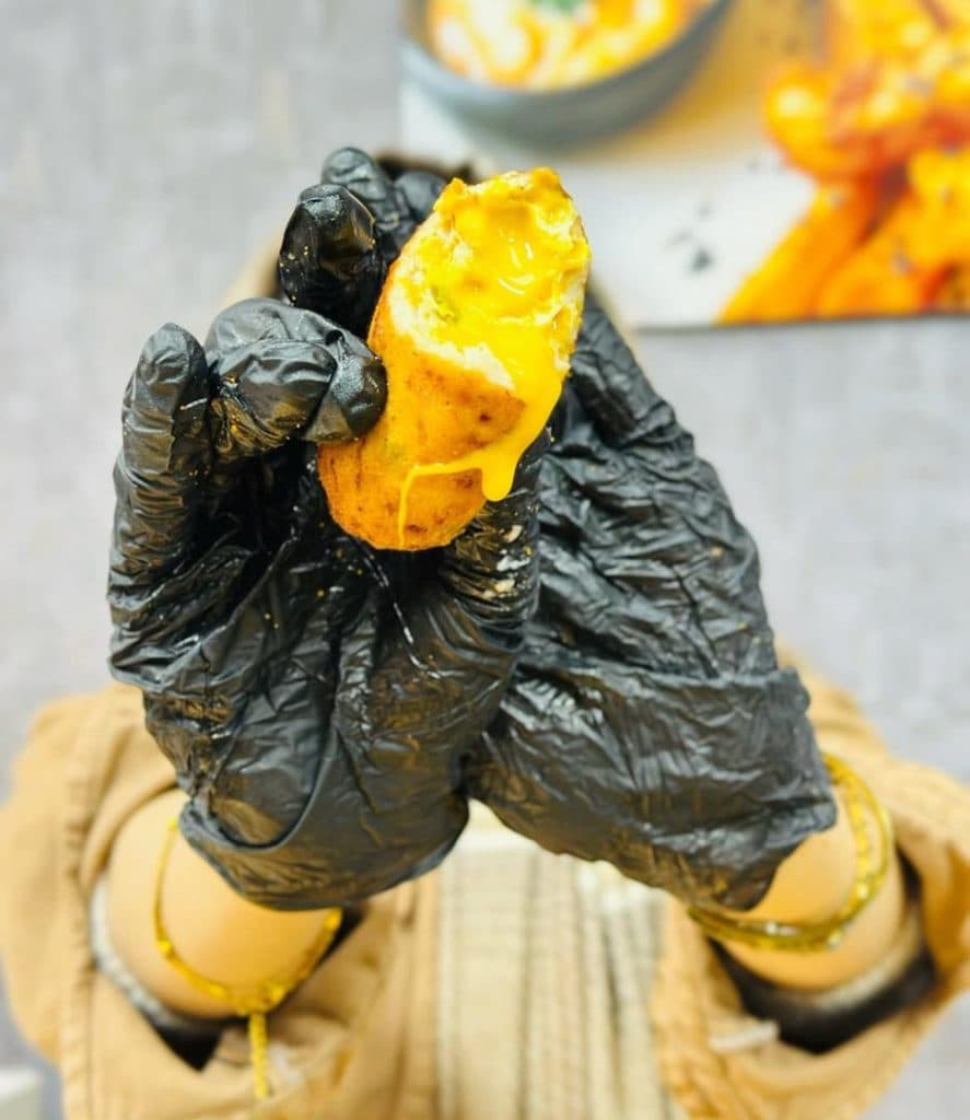 سرزمین سوخاری دستیار در 15 خرداد زرند