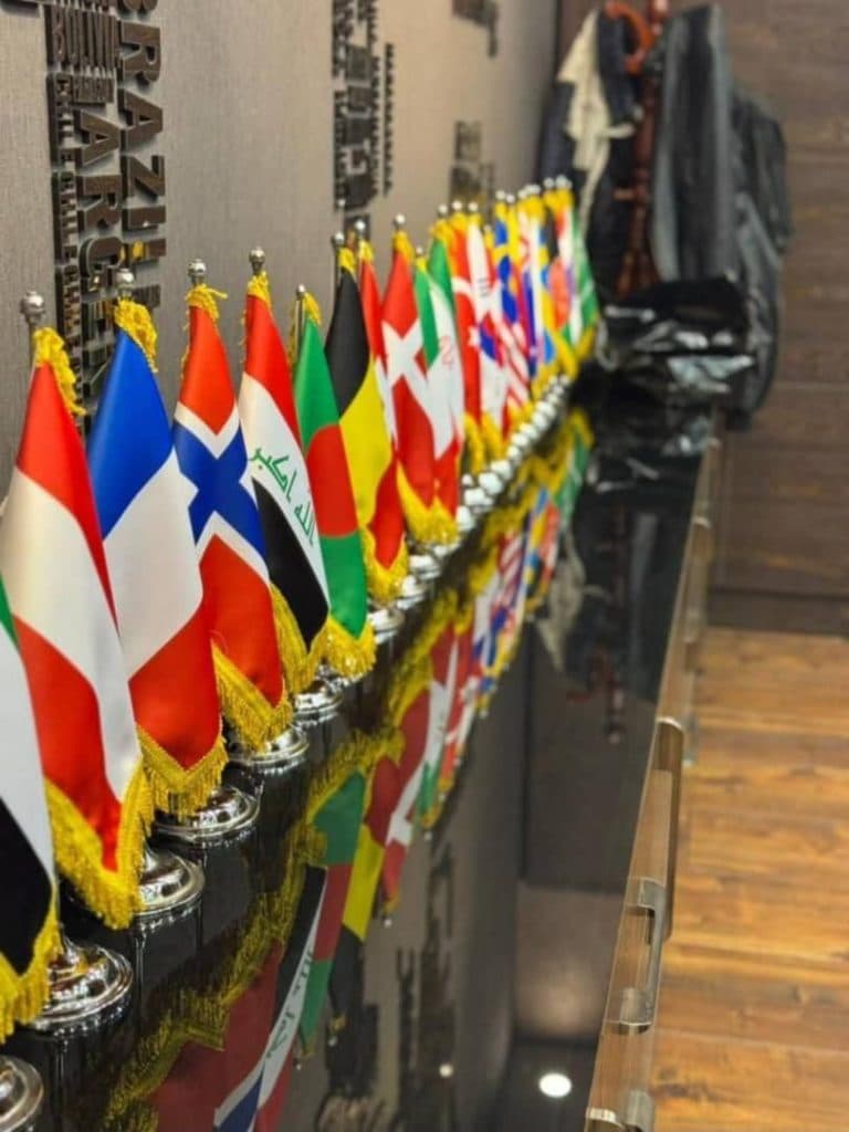 خدمات چاپ پارچه و پرچم مناسبتی شیرانی در خمینی شهر