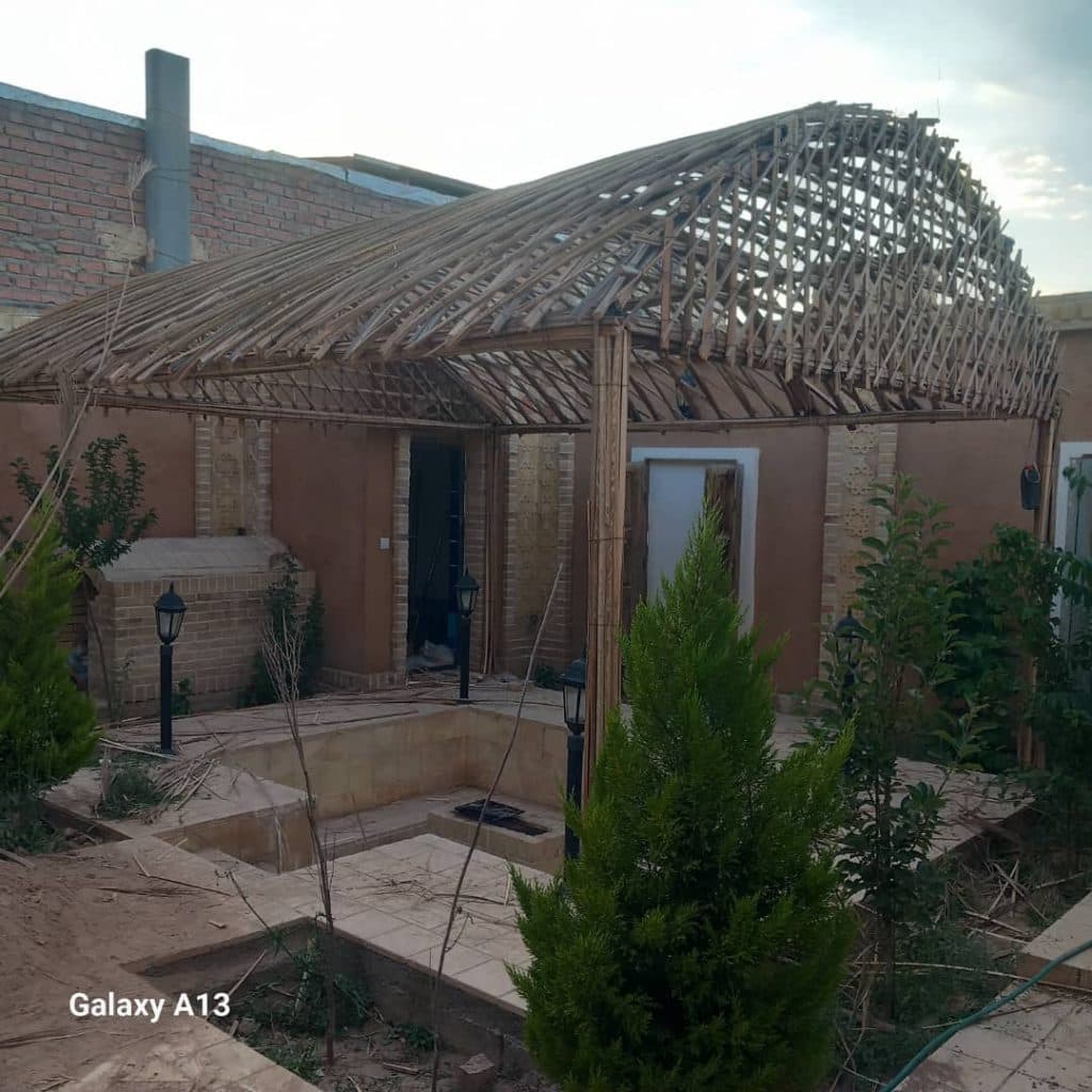 ساخت آلاچیق چوبی سنتی جواد کدخدایی در کرمان