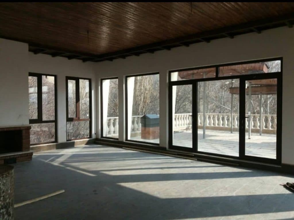 فروش و نصب در و پنجره شاهین پنجره در اراک