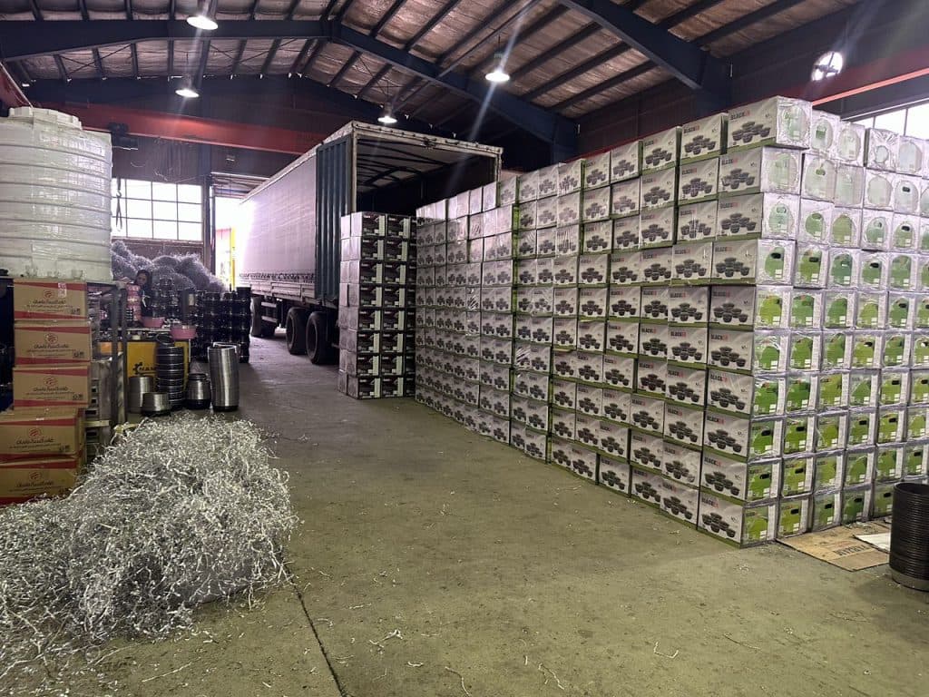 شرکت ظروف نچسب اهورا و بلکر در اراک