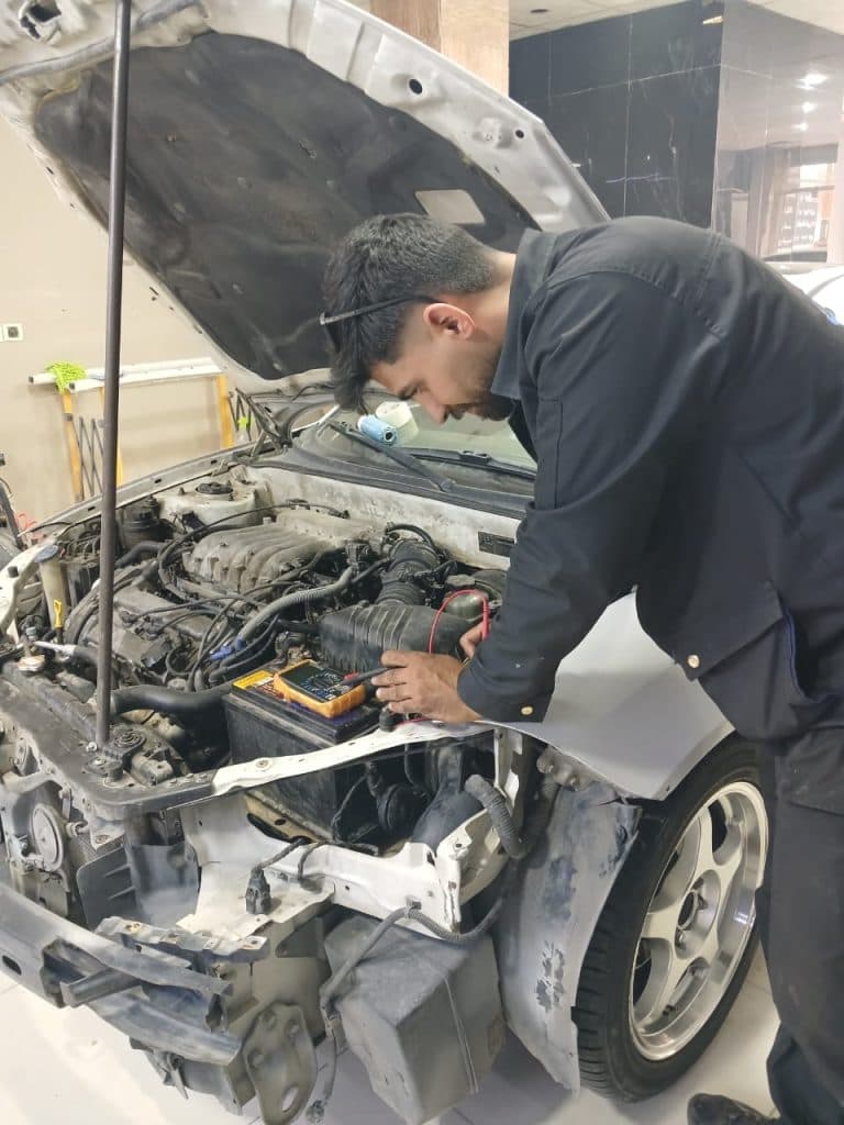 باطری سازی سیار شبانه روزی علیزاده در اصفهان