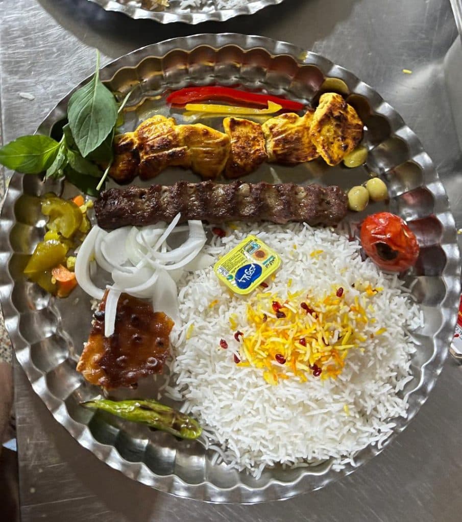 رستوران سنتی آپادانا در یاسوج