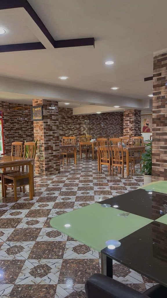 رستوران سنتی آپادانا در یاسوج