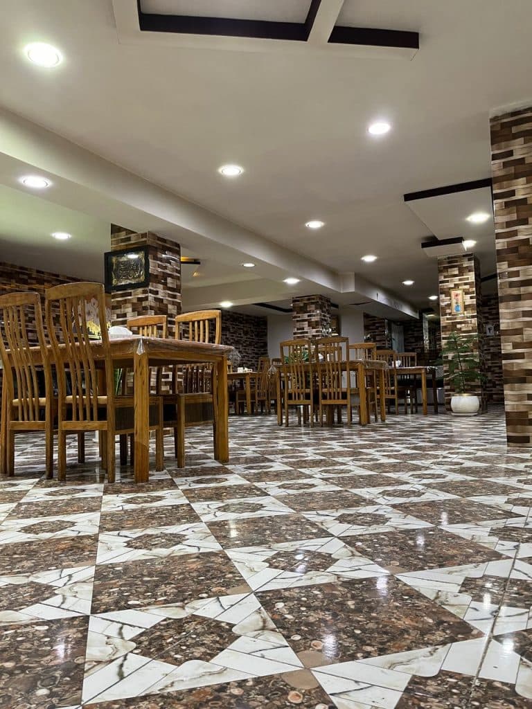 رستوران سنتی آپادانا در یاسوج