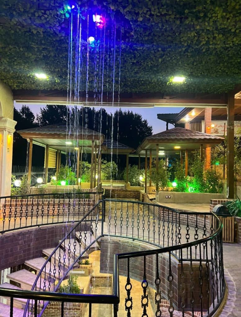 رستوران و سفره خانه سنتی آتامان در ویلا دره سرعین