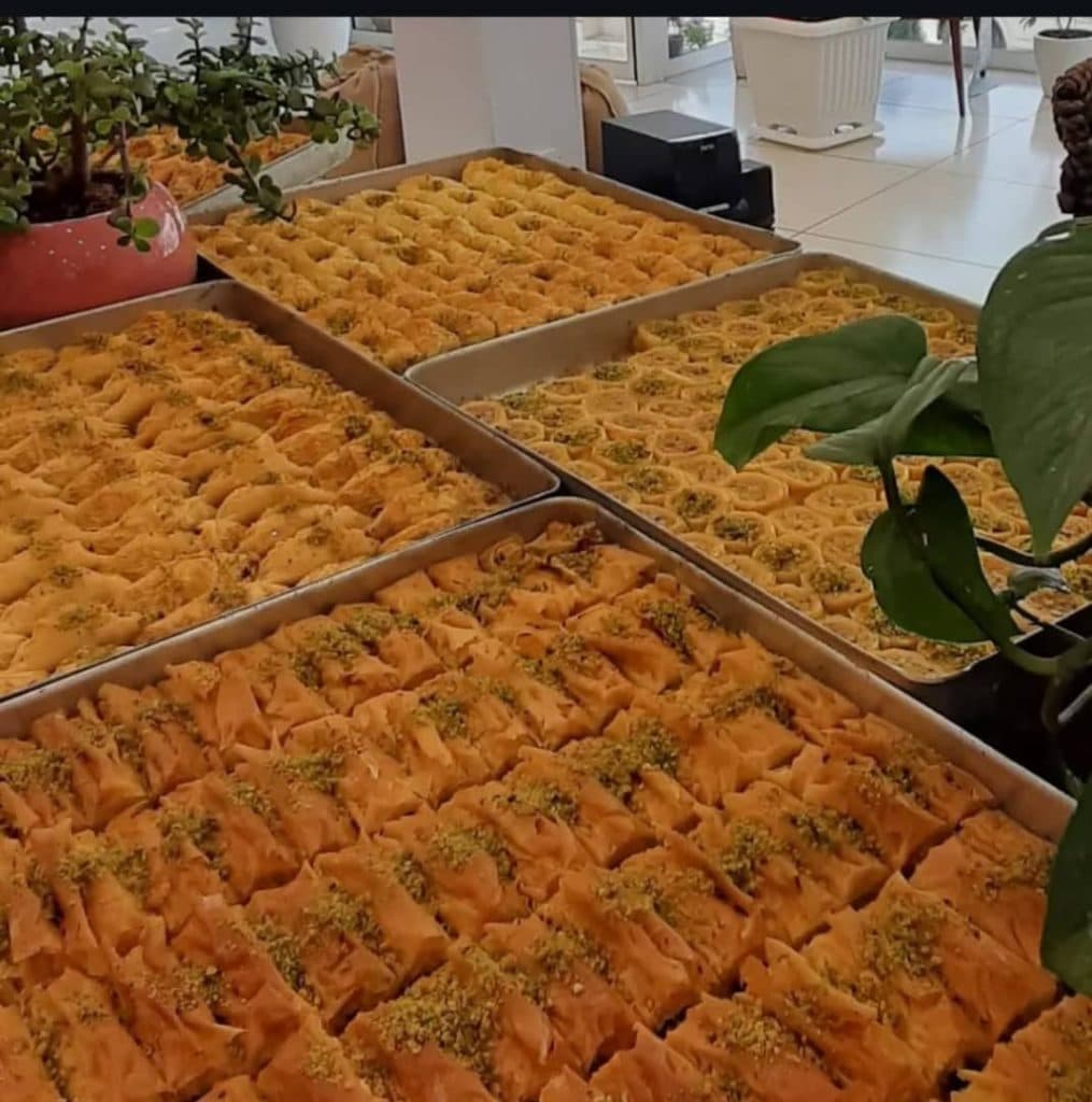 پخش عمده و خرده مواد غذایی بهرامی در زاهدان